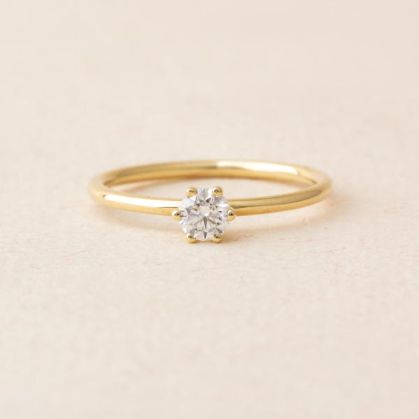 Gouden ring met diamant