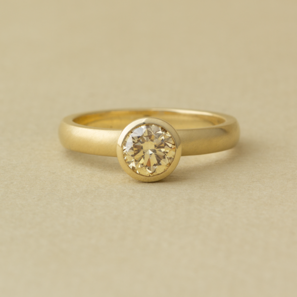 Gouden ring met diamant