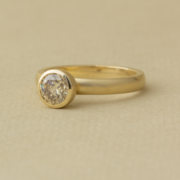 Gouden ring met diamant