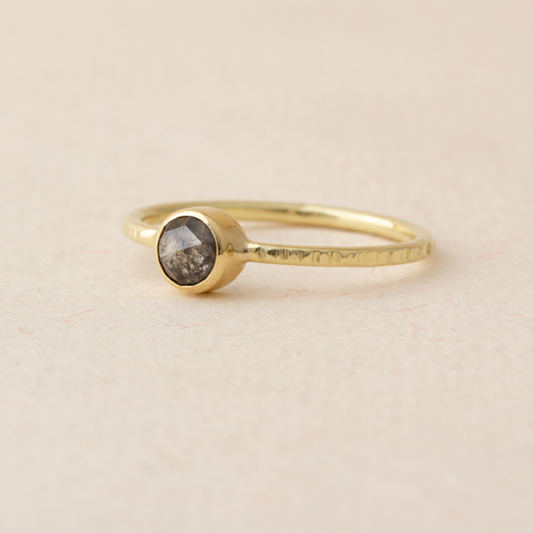 Gouden ring met diamant